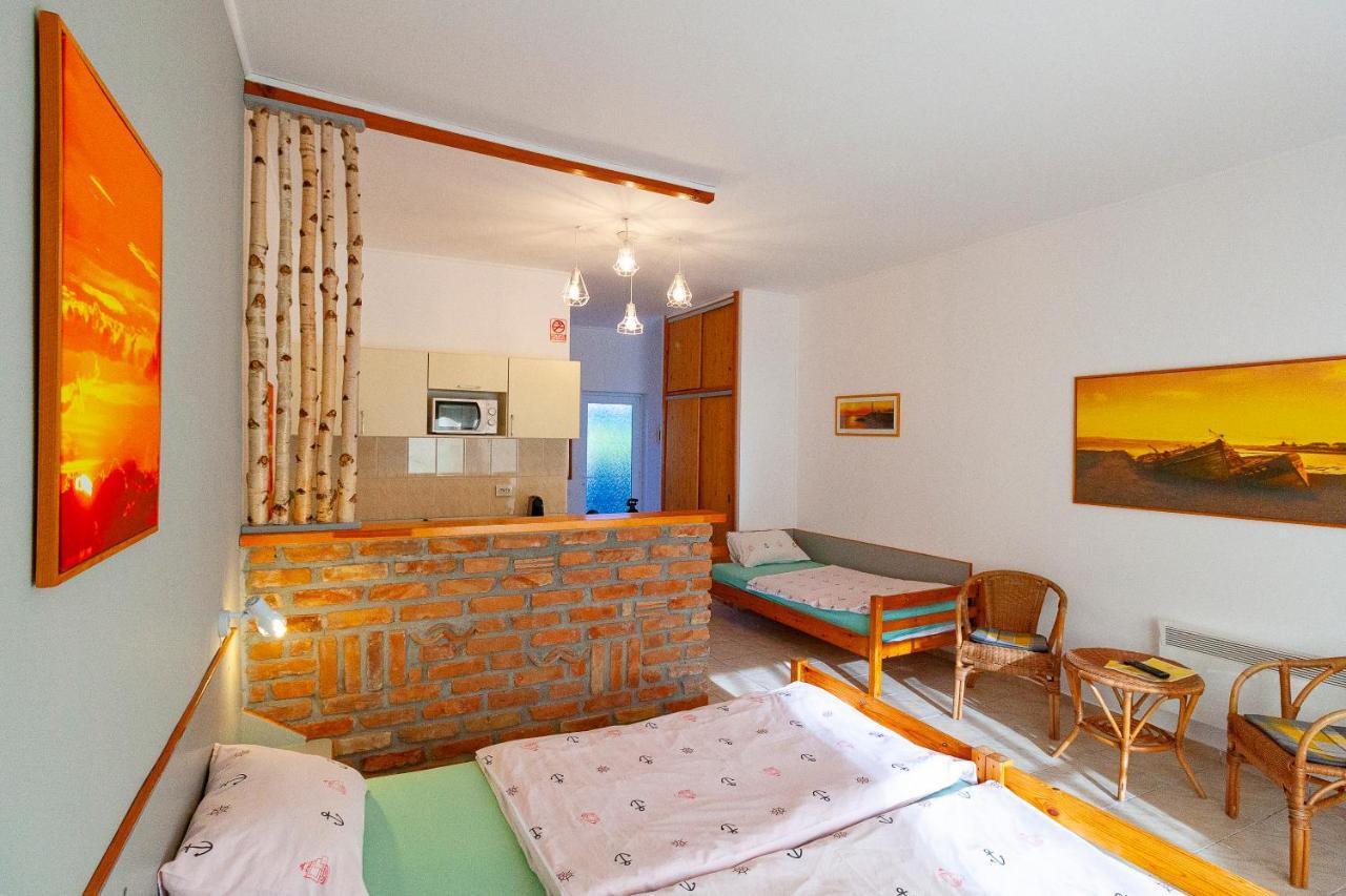 Hotel Casa Ana à Vama Veche Extérieur photo