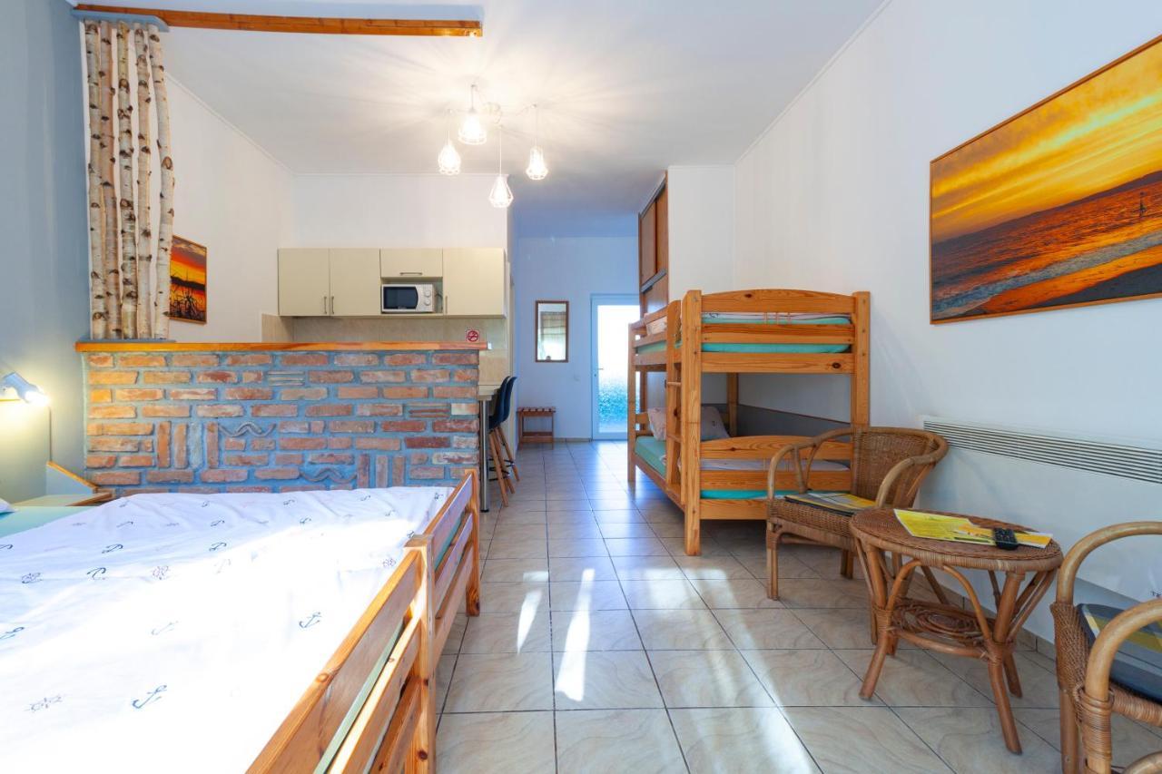 Hotel Casa Ana à Vama Veche Extérieur photo