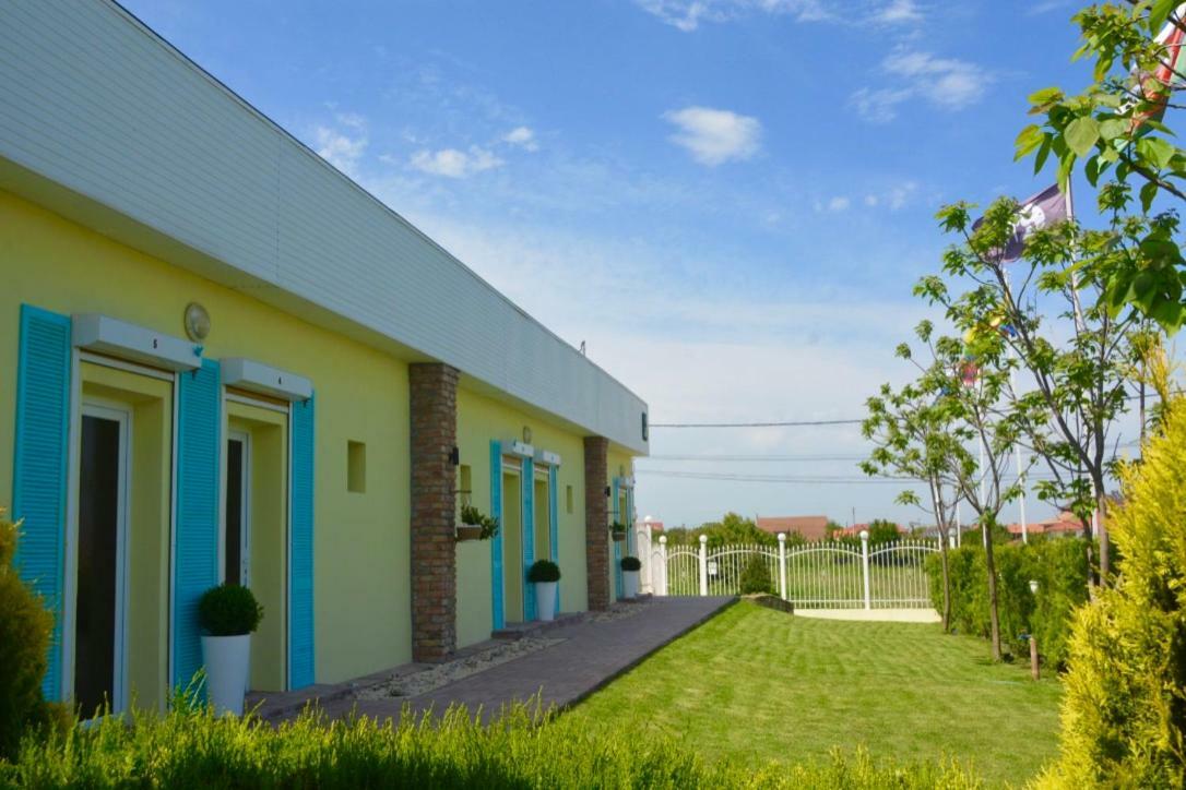 Hotel Casa Ana à Vama Veche Extérieur photo