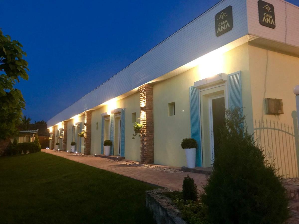 Hotel Casa Ana à Vama Veche Extérieur photo